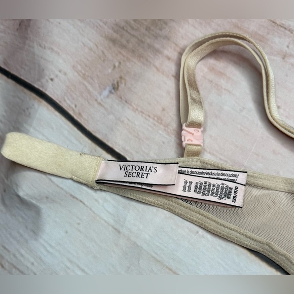 Victoria Secret Sz 32B Push Up Lace Underwired Beige/Nude Bra Padded Cups PushUp - Picture 3 of 6
